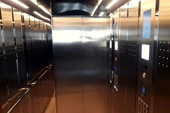 Aydınlatmalı kabin ve kumanda paneli